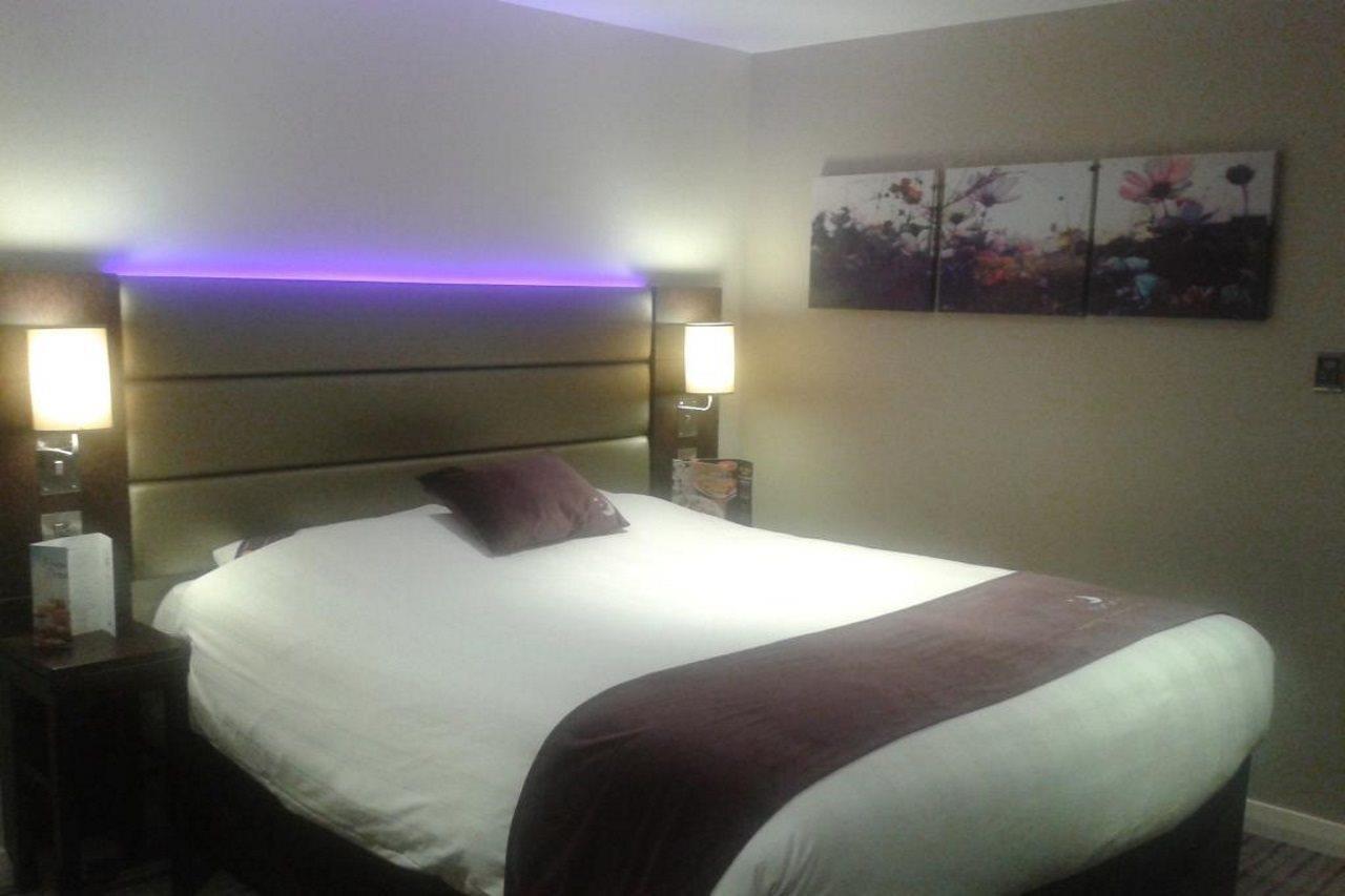 Premier Inn Hitchin Town Centre Exterior foto